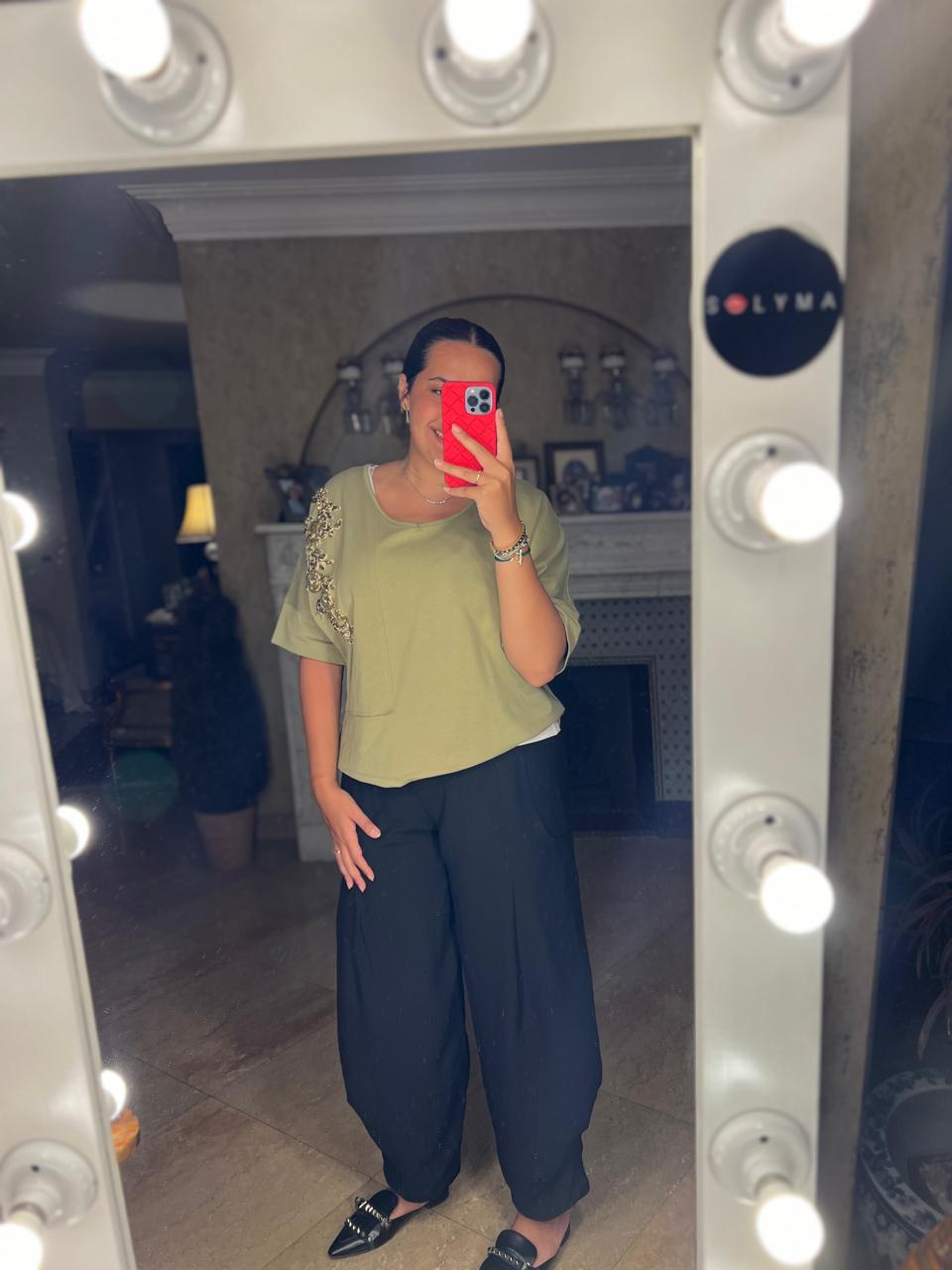 Light olive t-shirt with gold applique